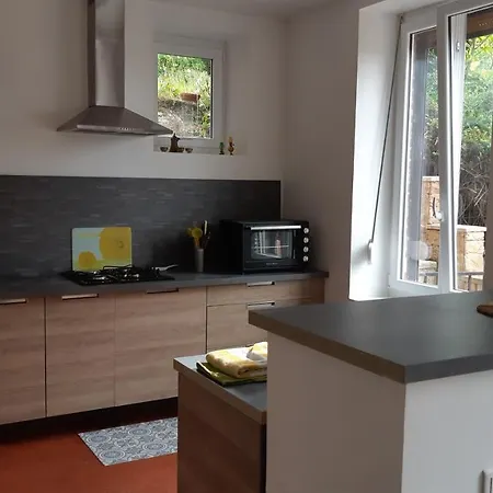 Les Hauts De Bed and Breakfast
