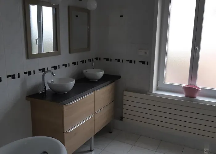 Les Hauts De לינה וארוחת בוקר