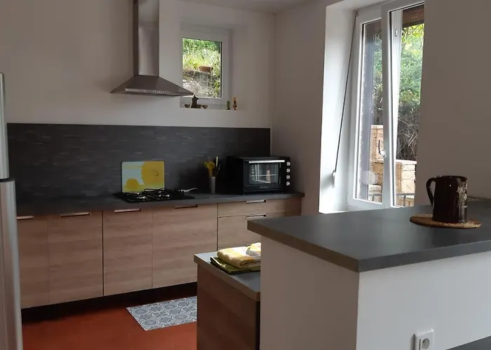 Les Hauts De לינה וארוחת בוקר